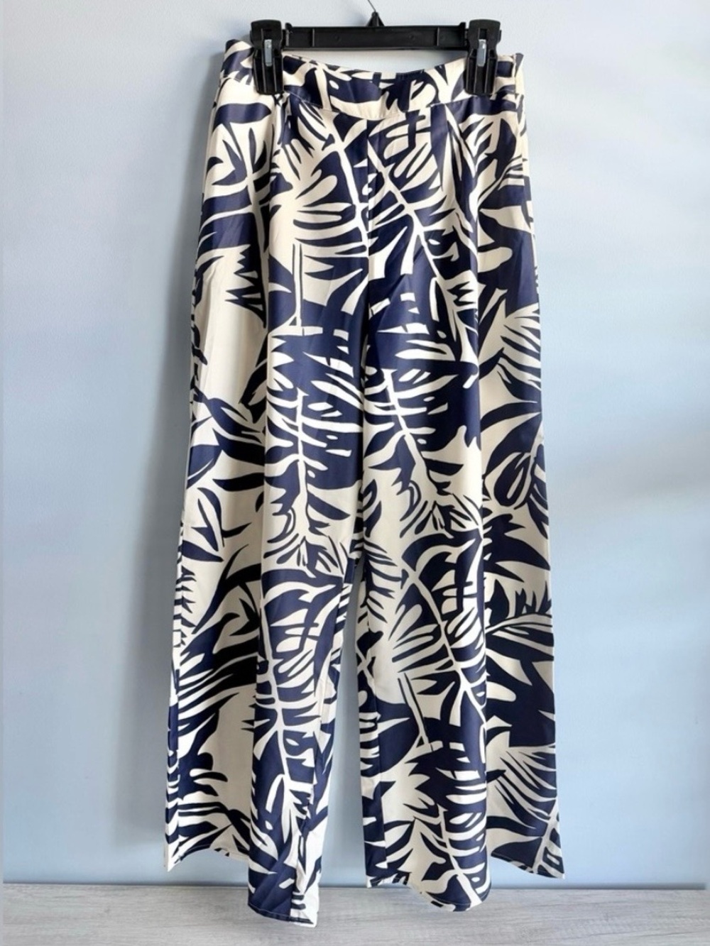 CUPSHE Women's Blue Tropical Floral Wide Leg Pants Size Medium - Picture 2 of 10